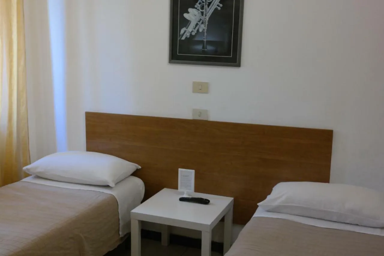 Hotel Houston Livorno - Struttura Esclusivamente Turistica - Not For Business Or Workers 0*,  Italien