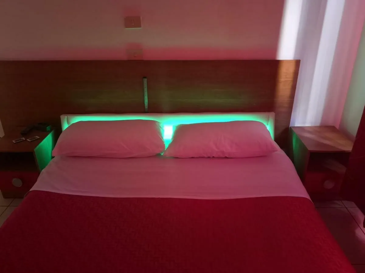Hotel Houston Livorno - Struttura Esclusivamente Turistica - Not For Business Or Workers