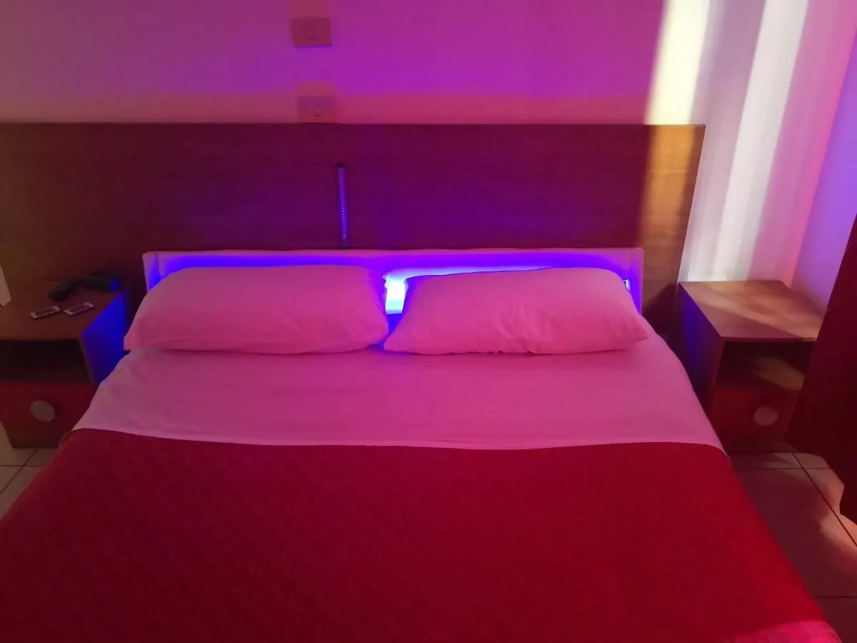 Hotel Houston Livorno - Struttura Esclusivamente Turistica - Not For Business Or Workers Italy